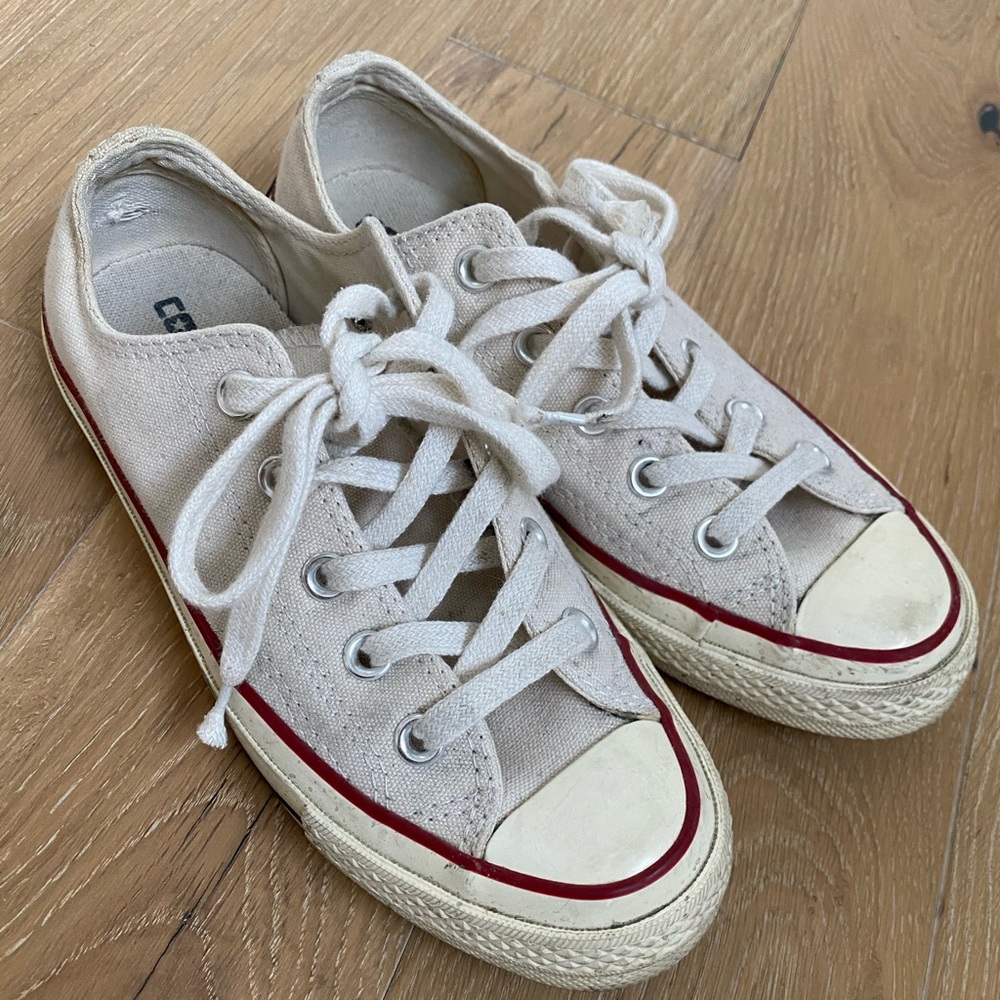 Converse White canvas sneakers size 3.5 / US 5.5